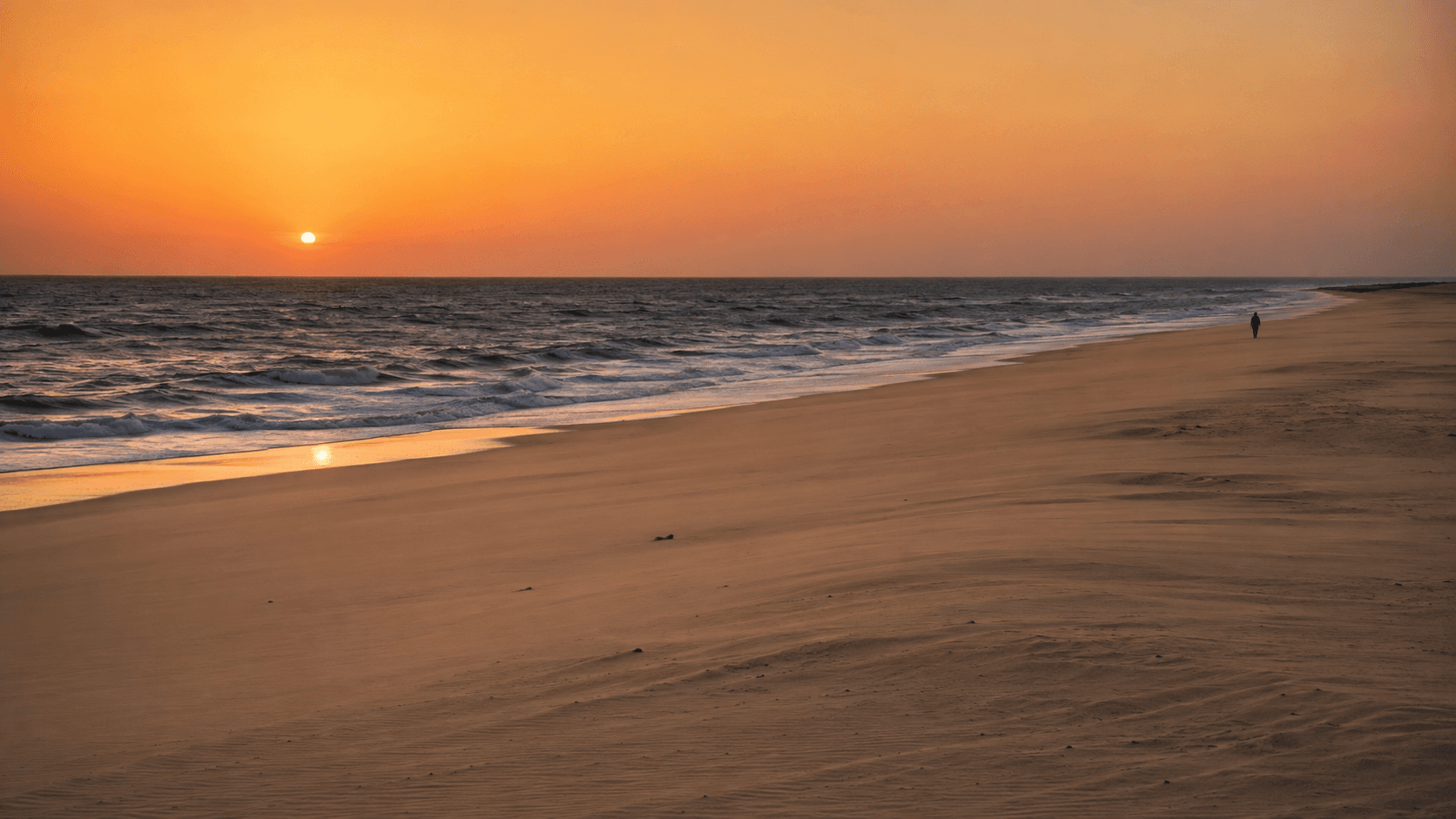 Plage mauritanienne au coucher du soleil